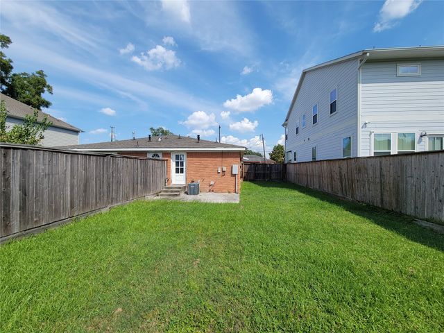 3401 Delhi B, Houston, TX 77022