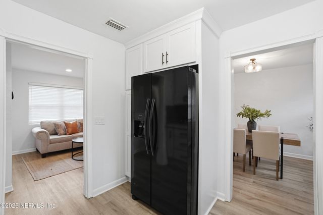 6821 SANS SOUCI Road, Jacksonville, FL 32216