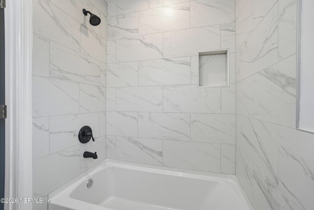 6821 SANS SOUCI Road, Jacksonville, FL 32216