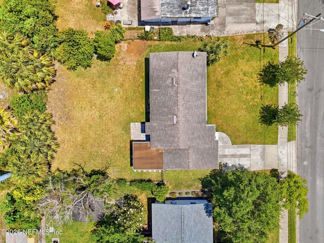 6821 SANS SOUCI Road, Jacksonville, FL 32216