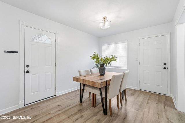 6821 SANS SOUCI Road, Jacksonville, FL 32216