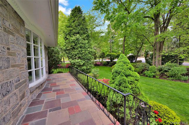 2 Bonnie Briar Lane, Larchmont, NY 10538