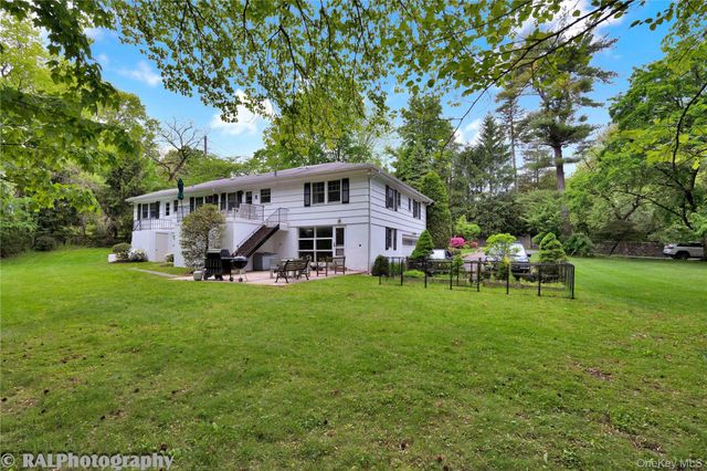 2 Bonnie Briar Lane, Larchmont, NY 10538
