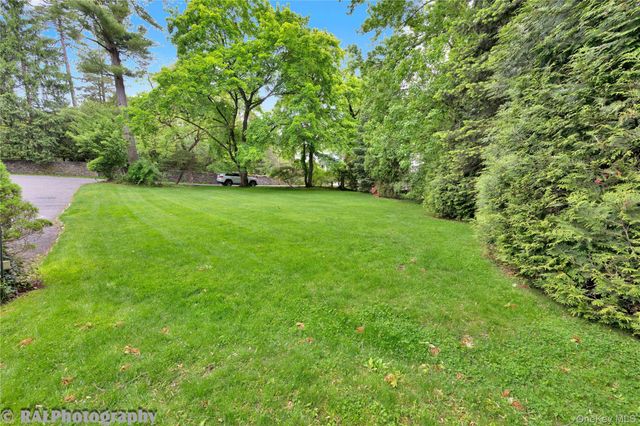 2 Bonnie Briar Lane, Larchmont, NY 10538