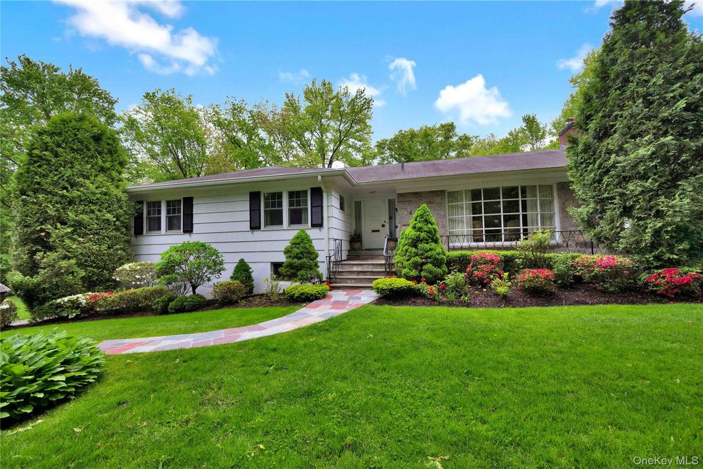 2 Bonnie Briar Lane, Larchmont, NY 10538