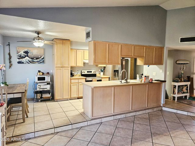 3437 W HELENA Drive, Phoenix, AZ 85053