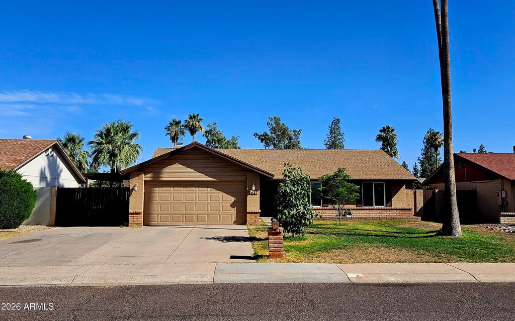 3437 W HELENA Drive, Phoenix, AZ 85053