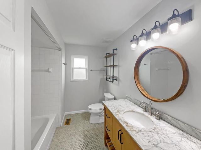 7395 Clarinbridge Court, West Chester, OH 45069