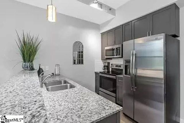 100 E Washington Street Unit 27, Greenville, SC 29601