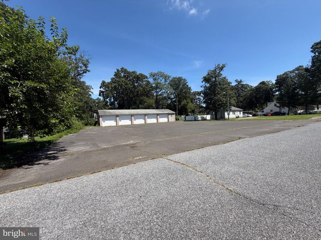 15 E 7TH AVE, Pine Hill, NJ 08021