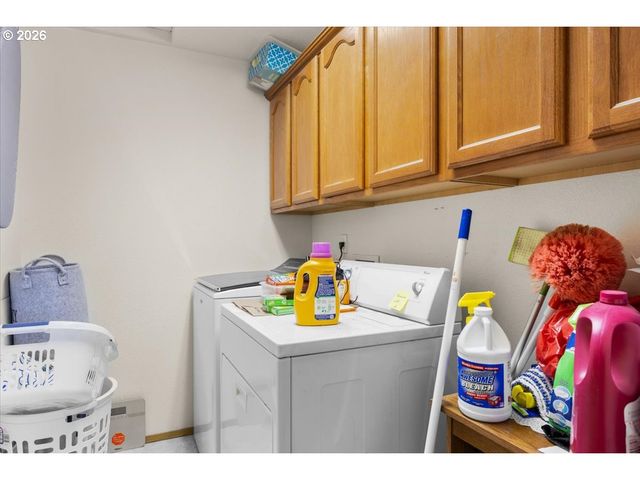 780 Se REDWOOD Ave, Myrtle Creek, OR 97457