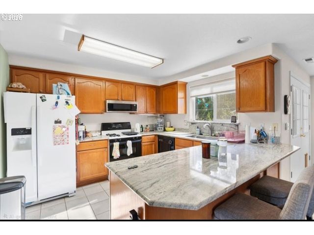 780 Se REDWOOD Ave, Myrtle Creek, OR 97457