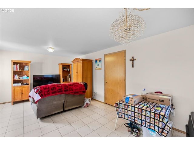 780 Se REDWOOD Ave, Myrtle Creek, OR 97457