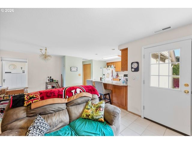 780 Se REDWOOD Ave, Myrtle Creek, OR 97457
