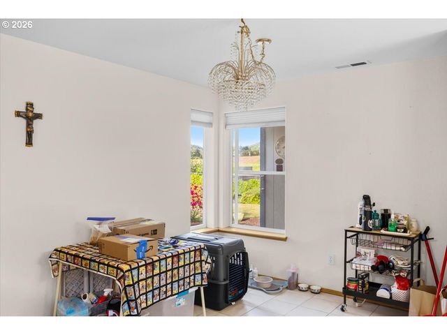 780 Se REDWOOD Ave, Myrtle Creek, OR 97457