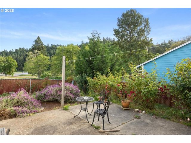 780 Se REDWOOD Ave, Myrtle Creek, OR 97457