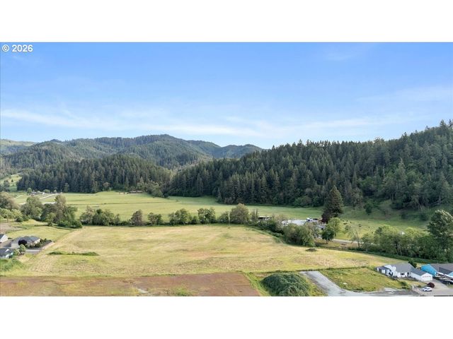 780 Se REDWOOD Ave, Myrtle Creek, OR 97457