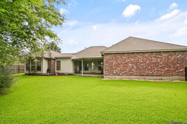 13045 Oak Knoll Dr, Geismar, LA 70734