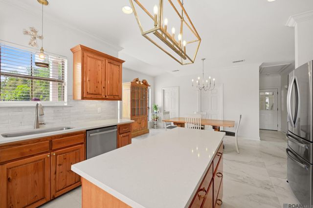 13045 Oak Knoll Dr, Geismar, LA 70734