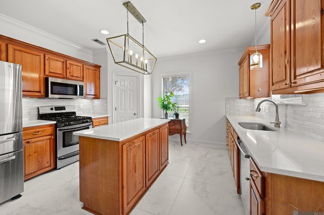 13045 Oak Knoll Dr, Geismar, LA 70734