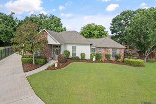 13045 Oak Knoll Dr, Geismar, LA 70734