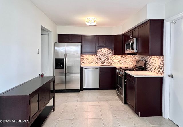 15 Cummings Court, Freehold, NJ 07728