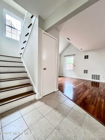 15 Cummings Court, Freehold, NJ 07728