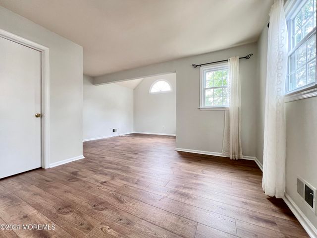 15 Cummings Court, Freehold, NJ 07728