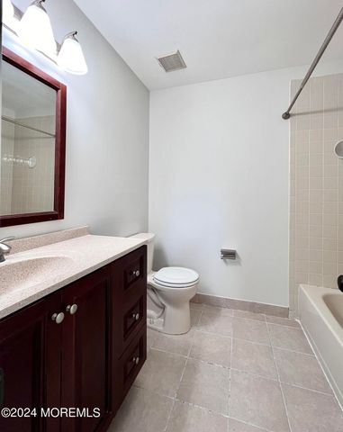 15 Cummings Court, Freehold, NJ 07728