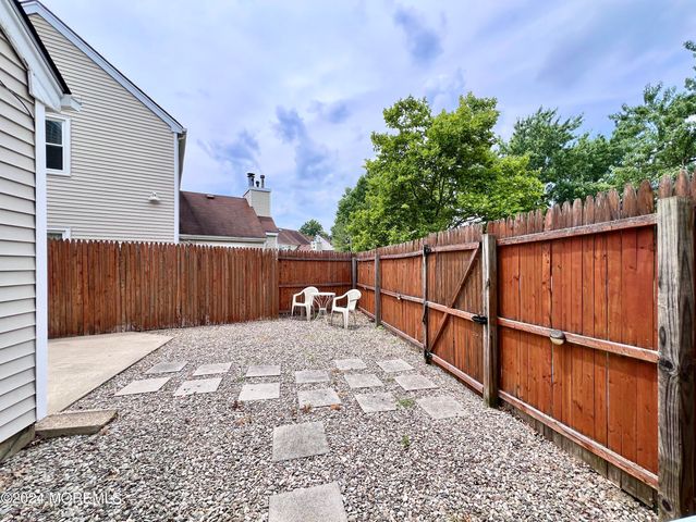 15 Cummings Court, Freehold, NJ 07728