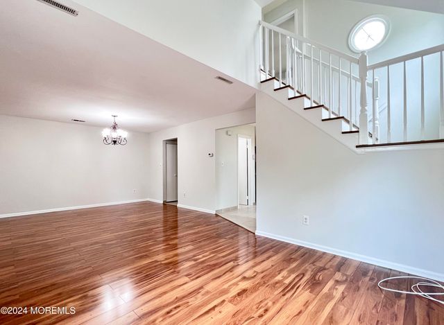 15 Cummings Court, Freehold, NJ 07728