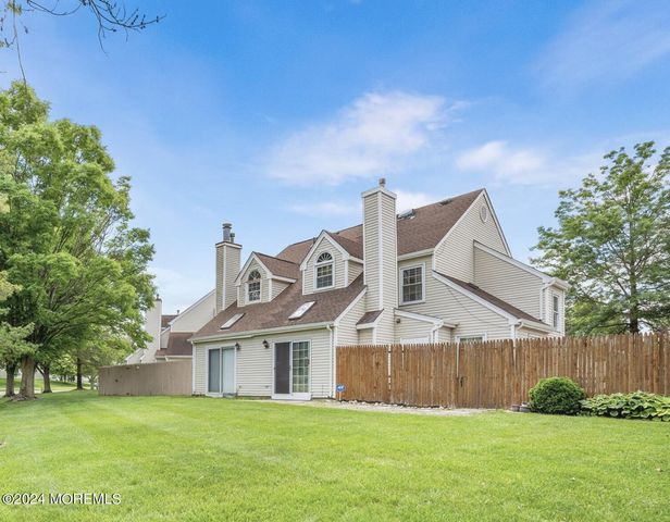 15 Cummings Court, Freehold, NJ 07728