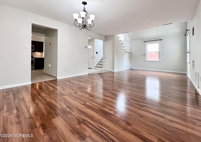15 Cummings Court, Freehold, NJ 07728