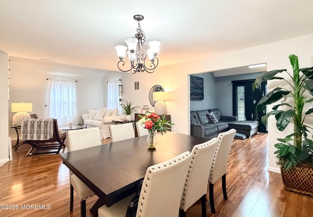 15 Cummings Court, Freehold, NJ 07728