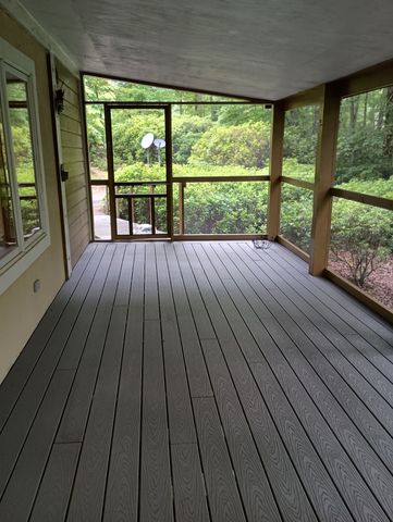 943 Old CCC Rd, Sewanee, TN 37375