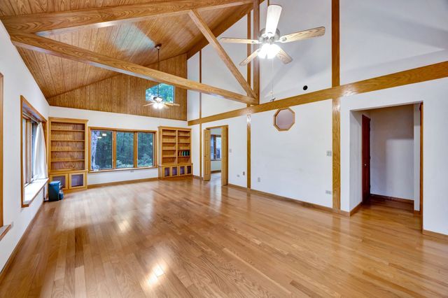 943 Old CCC Rd, Sewanee, TN 37375