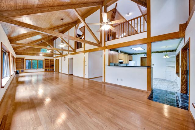 943 Old CCC Rd, Sewanee, TN 37375
