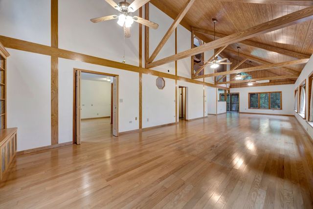 943 Old CCC Rd, Sewanee, TN 37375