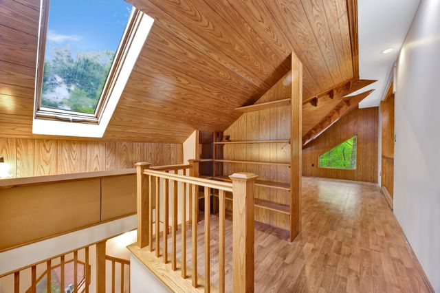 943 Old CCC Rd, Sewanee, TN 37375