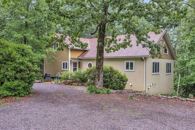 943 Old CCC Rd, Sewanee, TN 37375