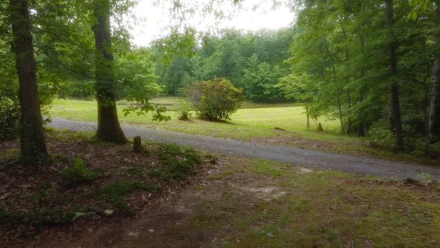 943 Old CCC Rd, Sewanee, TN 37375