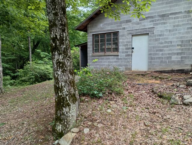 943 Old CCC Rd, Sewanee, TN 37375