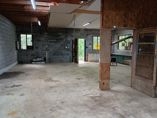 943 Old CCC Rd, Sewanee, TN 37375