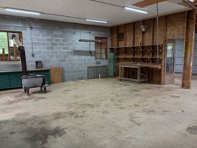 943 Old CCC Rd, Sewanee, TN 37375