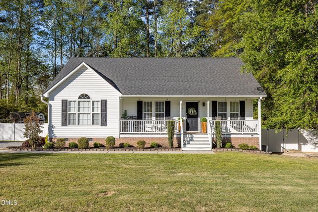 127 Phyllis Drive, Benson, NC 27504