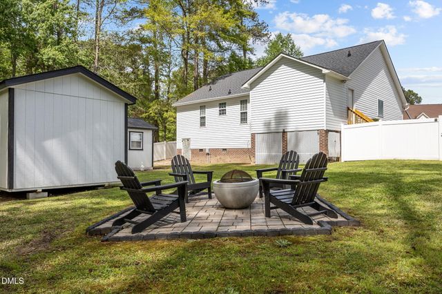 127 Phyllis Drive, Benson, NC 27504