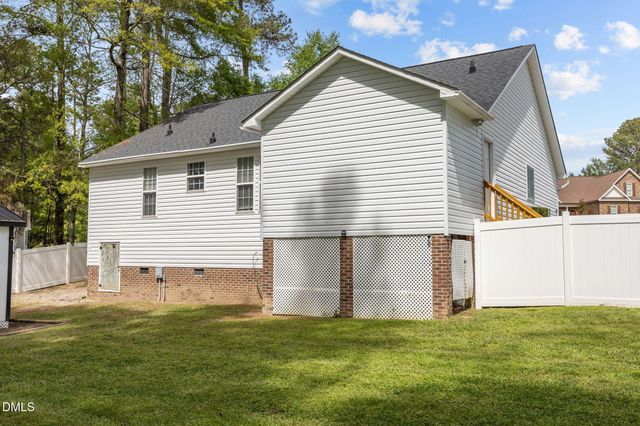 127 Phyllis Drive, Benson, NC 27504