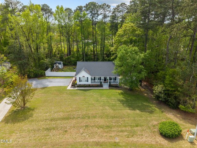 127 Phyllis Drive, Benson, NC 27504