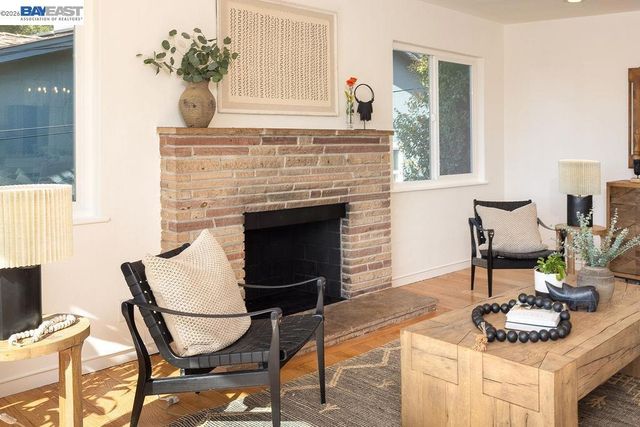 3175 3175 Revere Ave, Oakland, CA 94605