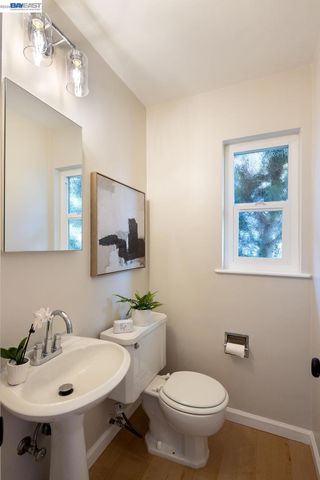 3175 3175 Revere Ave, Oakland, CA 94605